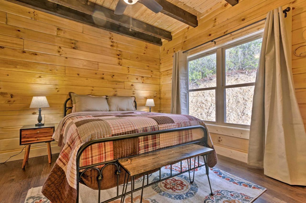 Hilltop Cabin On 5 Acres With Hot Tub And Waterfall! Bryson City Exterior foto